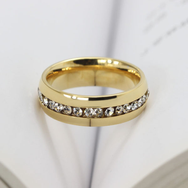 anillo color oro con diamantes original