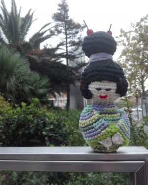 muñeca geisha artesanal